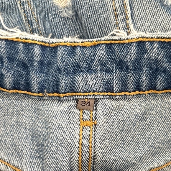 CARMAR Los Angeles Distressed Blue Jean Denim Button Front Mini skirt Sz 24 (0) - Picture 9 of 9